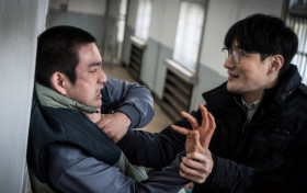 韩国惊悚电影圣诞颂歌 受害者家属拒绝原谅开启复仇