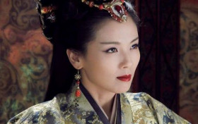 靠纯天然亲证是baby的整形模板，渣女专业户，复出竟也整过头了？