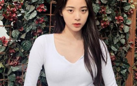 欧阳娜娜立爱学习人设翻车了 期中考外出逛街还去泰国看干爹