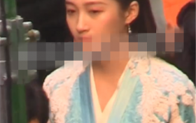 关晓彤解除隔离后复工拍戏 与侯明昊古装剧造型曝光美cry