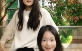 李小鹏妻女同框热舞  8岁奥莉运动天赋超常人