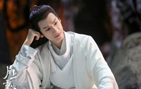 月上重火上官透的身世是什么 从小便生得标致却体弱多病