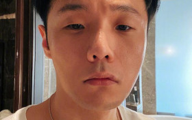 李荣浩受伤坐轮椅第几次了 评论太搞笑忍不住截图了