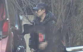 章子怡带儿子回国坐月子 汪峰携小女儿来医院看望