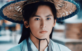 山河令张哲瀚在线卸妆差别很大 龚俊吐槽温客行嘴碎