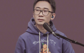 杨迪模仿柯镇恶什么样子 易烊千玺看得目瞪口呆