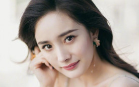 杨幂黑脸扔伞被骂垃圾什么原因 欲加之罪何患无辞爱咋咋地的