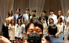 少女时代合体参加经纪人婚礼 组合同框仿佛又回到了那个时代