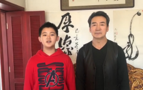 寇振海与儿子同框曝光 66岁寇振海与儿子同框似爷孙