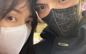 向佐与粉丝合影近照曝光 全程态度冷漠不正眼看人品被扒