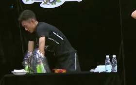 张一山挑战鱼罐头画面有点辣眼睛 我和我的小伙伴们都惊呆了