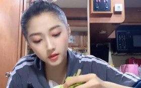 关晓彤同款生菜卷香菜怎么做的 怪不得身材好多吃菜