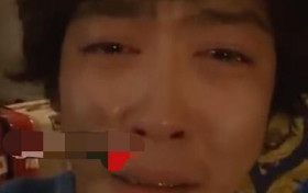 姜思达深夜直播情绪崩溃又哭又笑引担忧 曾与网友头铁互怼
