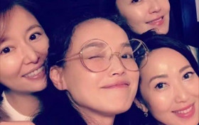 台湾四美林心如舒淇素颜合影似少女 可两个人加起来快90岁