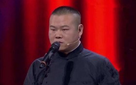 岳云鹏合影被说丑 网友：有趣的灵魂万里挑一