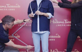 易烊千玺第二座蜡像 以角色形象入驻杜莎夫人蜡像馆
