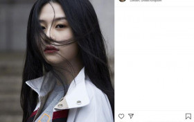 沈月演绎少女性感风近照曝光 颇有妈妈邱淑贞神韵