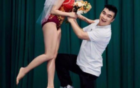 何雯娜梁超奥运婚纱照真好看 体操服完美秀出大长腿