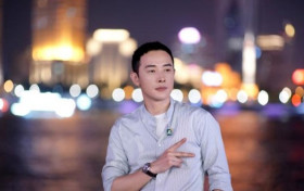 一线医护粉丝希望得到罗晋签名照 本尊回复：现在就安排