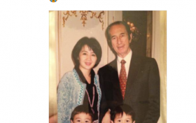 何猷君悼念何鸿燊晒照 四太依偎赌王笑容幸福